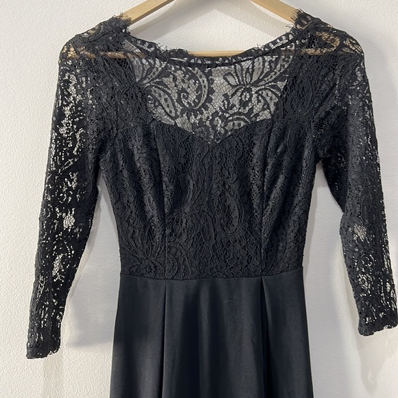 Francesca’s Black and Lace Dress in size XS - Picture 2 of 11